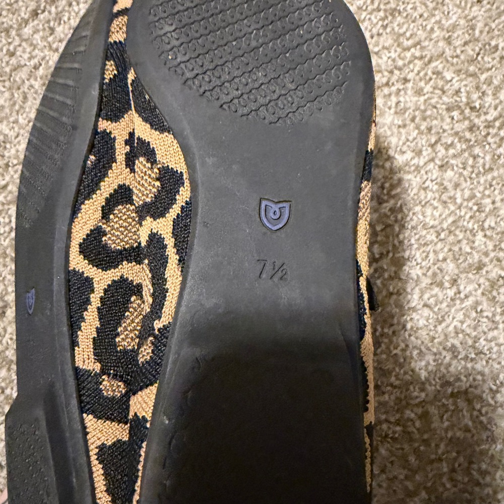 Rothy's Point Mary Jane II Leopard Classic Cat Buckle Flats Size 7.5 comfort - Picture 4 of 6